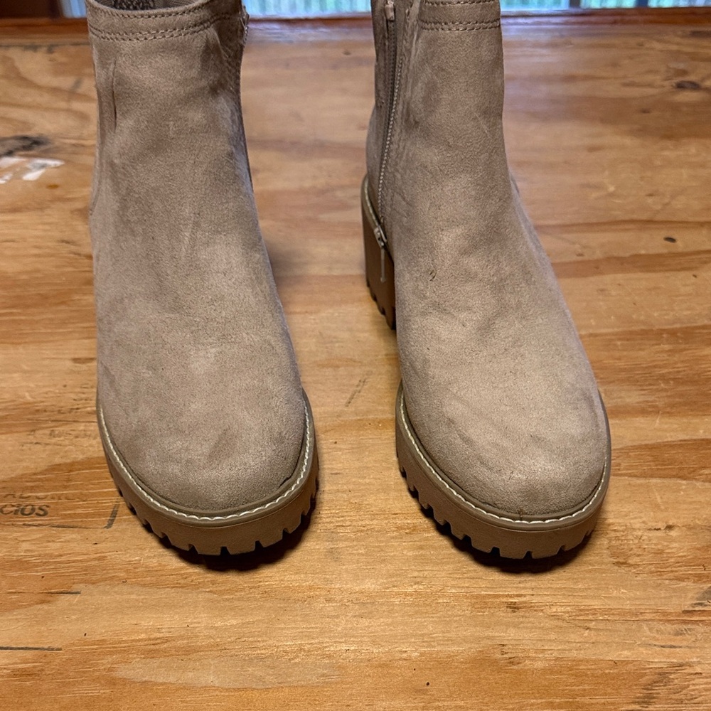 Tan  Shoes